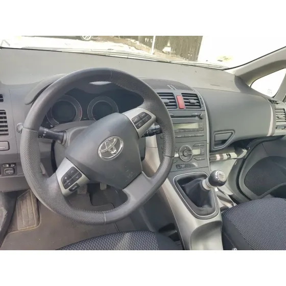 TOYOTA AURIS '2010 ACTIVE GRIS