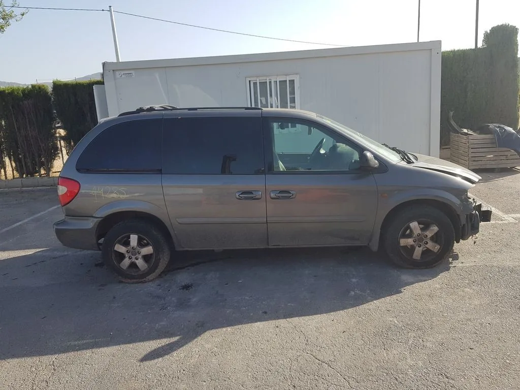 CHRYSLER VOYAGER (RG) '2007 2.8 CRD EXECUTIVE GRIS OSCURO