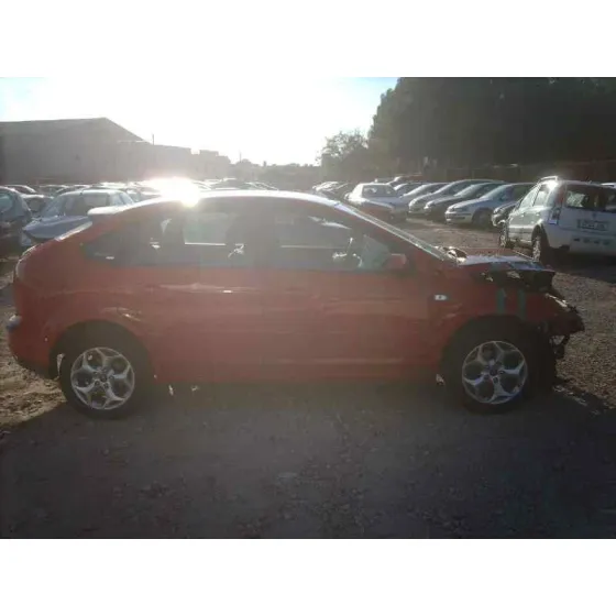 FORD FOCUS BERLINA (CAP) '2004 GHIA ROJO