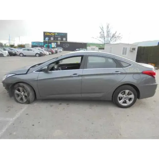 HYUNDAI I40 '2012 COMFORT GRIS OSCURO