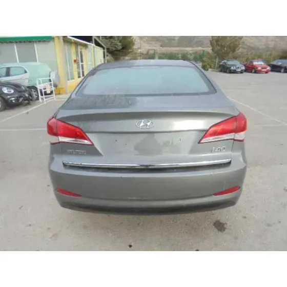 HYUNDAI I40 '2012 COMFORT GRIS OSCURO
