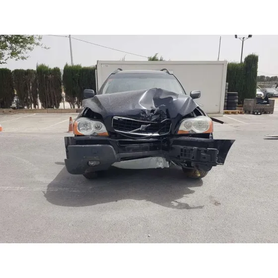 VOLVO XC90 '2006 D5 KINETIC (5 ASIENTOS) (136KW) NEGRO