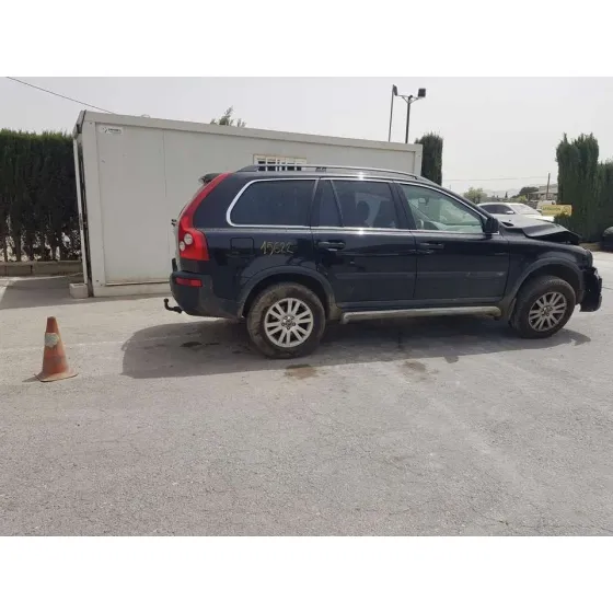 VOLVO XC90 '2006 D5 KINETIC (5 ASIENTOS) (136KW) NEGRO