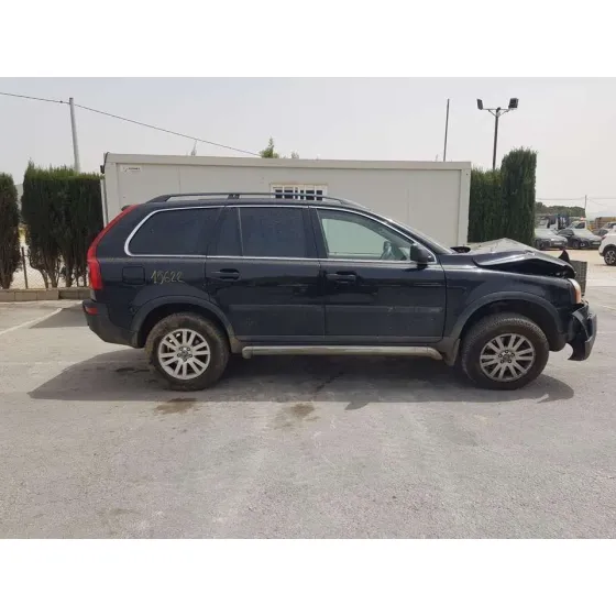 VOLVO XC90 '2006 D5 KINETIC (5 ASIENTOS) (136KW) NEGRO