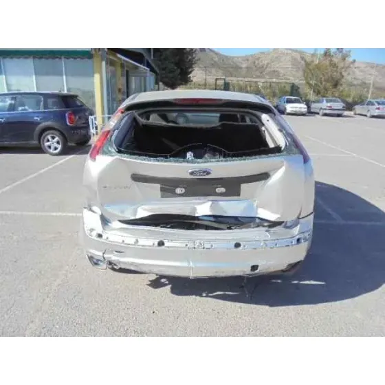 FORD FOCUS BERLINA (CAP) '2006 AMBIENTE (D) GRIS