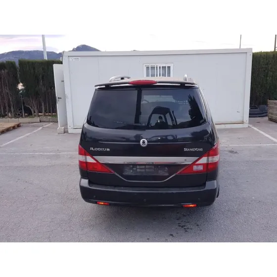 SSANGYONG RODIUS '2007 XDI NEGRO