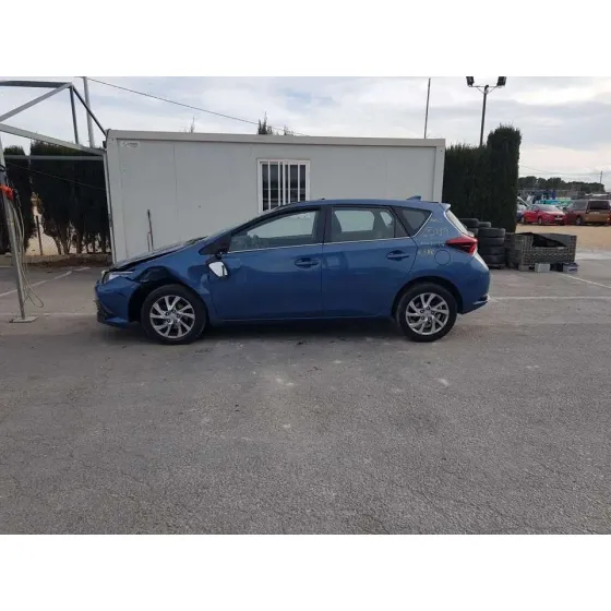 TOYOTA AURIS '2016 ACTIVE AZUL