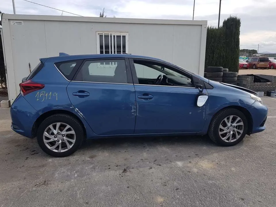 TOYOTA AURIS '2016 ACTIVE AZUL