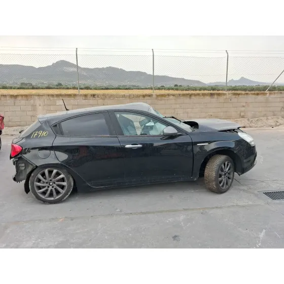 Alfa Romeo GIULIETTA (940_) 2010