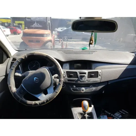 RENAULT LAGUNA III '2011 AUTHENTIQUE NEGRO