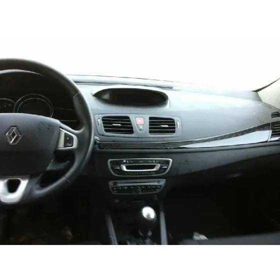 RENAULT MEGANE III BERLINA 5 P '2011 DYNAMIQUE BLANCO