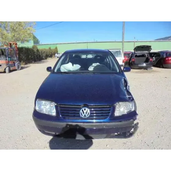 VOLKSWAGEN BORA BERLINA (1J2) '2001 CONCEPTLINE AZUL
