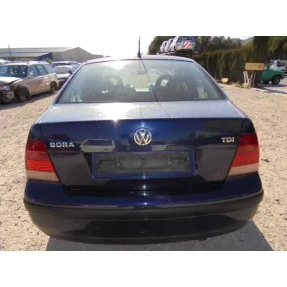 VOLKSWAGEN BORA BERLINA (1J2) '2001 CONCEPTLINE AZUL