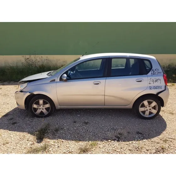 CHEVROLET AVEO '2010 LS 5 P GRIS