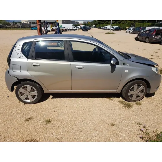 CHEVROLET AVEO '2010 LS 5 P GRIS
