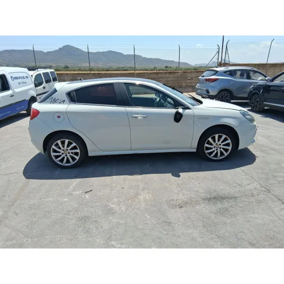 Alfa Romeo GIULIETTA (940_) 2010