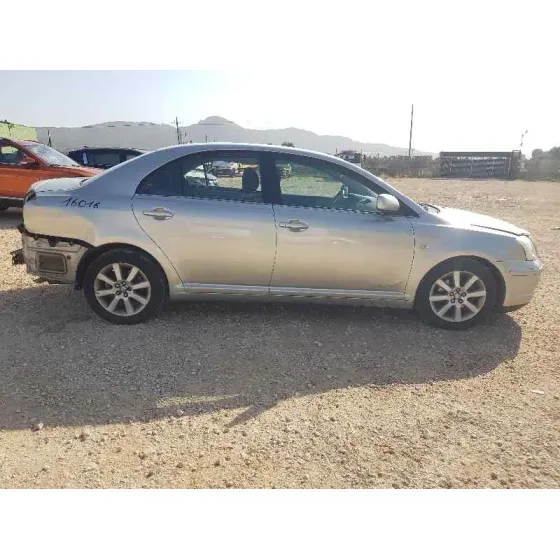 TOYOTA AVENSIS BERLINA (T25) '2005 SOL GRIS
