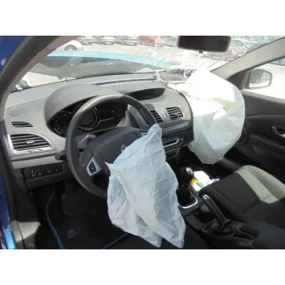 RENAULT MEGANE III BERLINA 5 P '2012 DYNAMIQUE AZUL