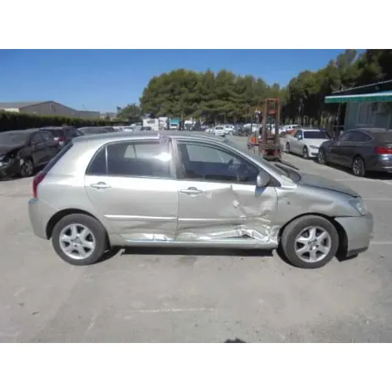 TOYOTA COROLLA (E12) '2006 1.6 LINEA LUNA BERLINA DORADO