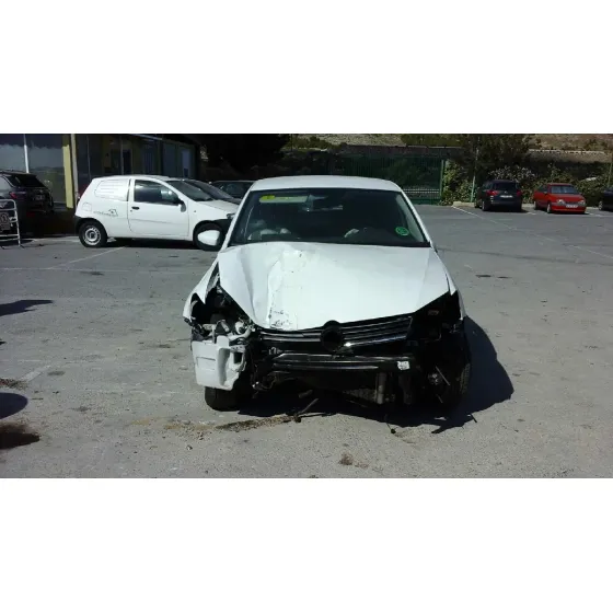 VOLKSWAGEN POLO (6C1) '2015 ADVANCE BLUEMOTION BLANCO