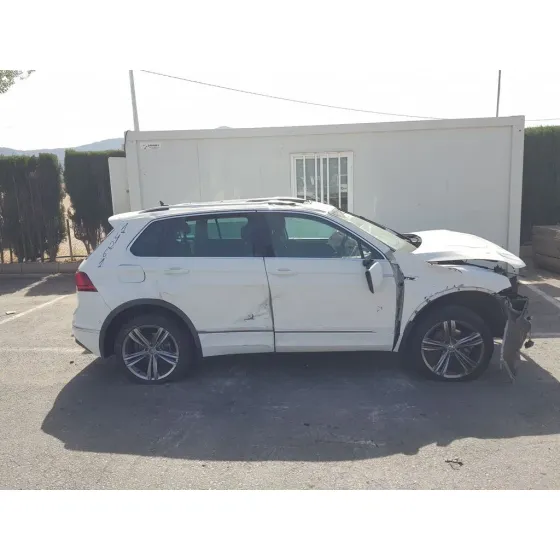 VOLKSWAGEN TIGUAN '2019 ADVANCE BMT BLANCO