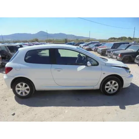 PEUGEOT 307 BERLINA (S2) '2001 XS BLANCO