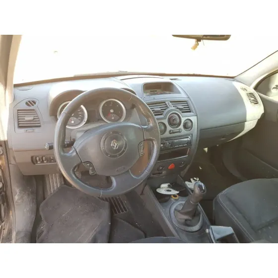 RENAULT MEGANE II BERLINA 3P '2005 CONFORT AUTHENTIQUE NEGRO