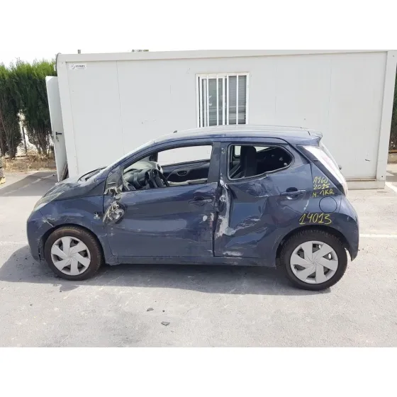 TOYOTA AYGO '2015 X-CITE GRIS OSCURO