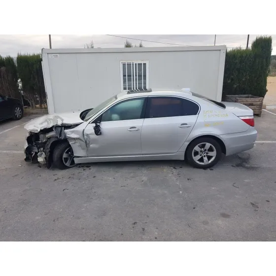 BMW SERIE 5 BERLINA (E60) '2008 520D GRIS