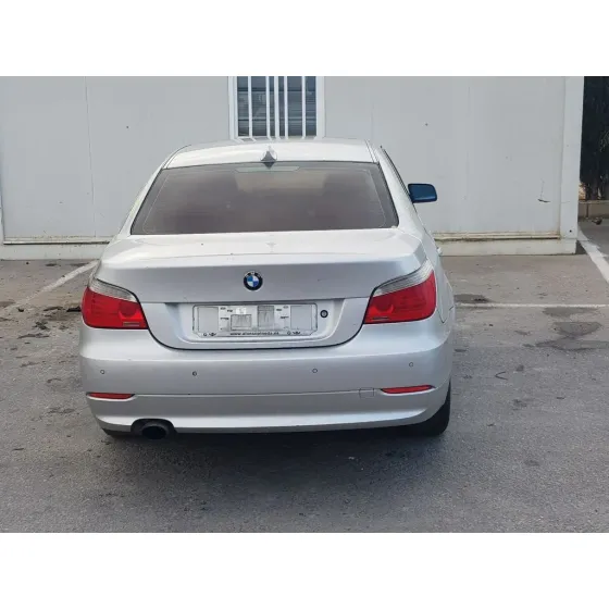 BMW SERIE 5 BERLINA (E60) '2008 520D GRIS
