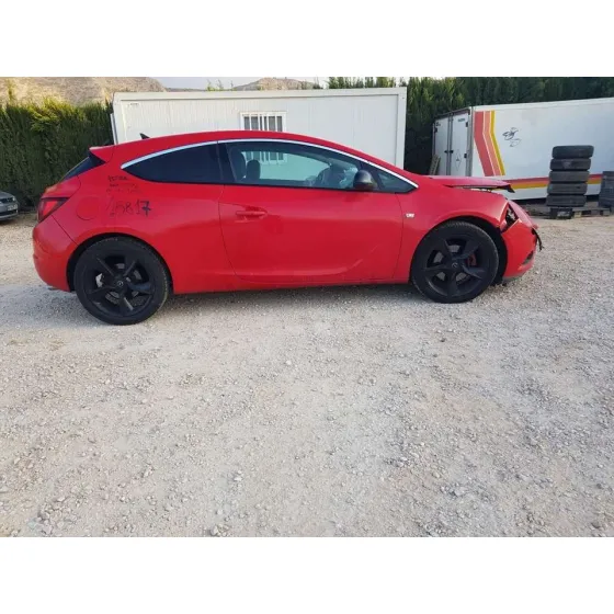 OPEL ASTRA J GTC '2012 SPORTIVE ROJO