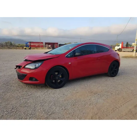 OPEL ASTRA J GTC '2012 SPORTIVE ROJO