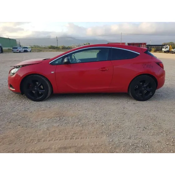 OPEL ASTRA J GTC '2012 SPORTIVE ROJO