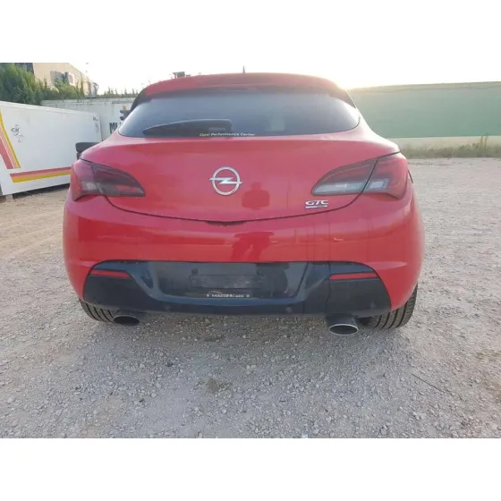 OPEL ASTRA J GTC '2012 SPORTIVE ROJO