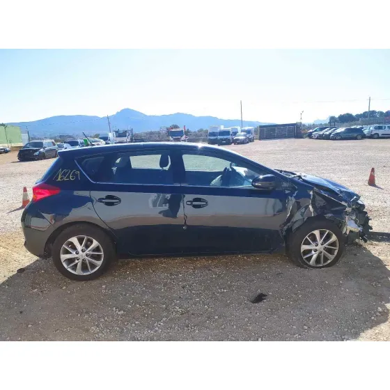 TOYOTA AURIS '2013 ACTIVE NEGRO