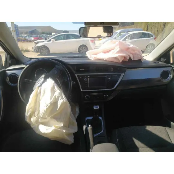 TOYOTA AURIS '2013 ACTIVE NEGRO