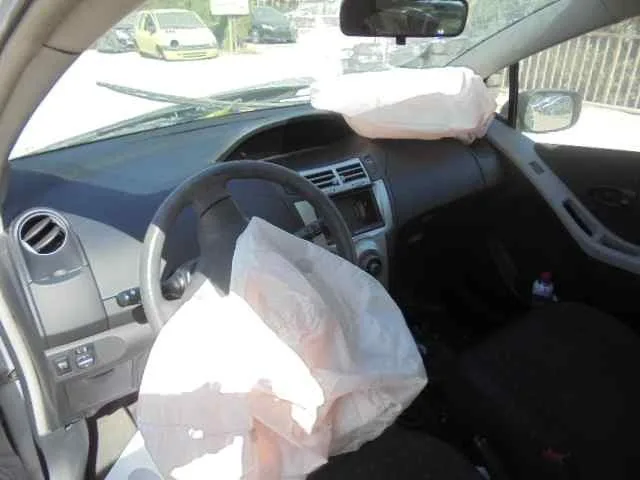 TOYOTA YARIS (KSP9/SCP9/NLP9) '2009 BASICO GRIS