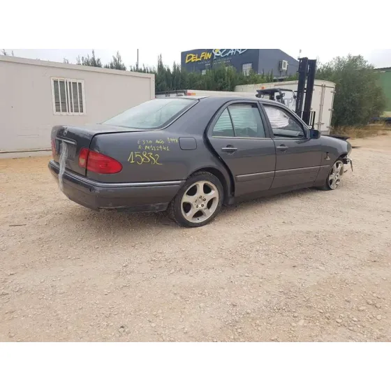 MERCEDES CLASE E (W210) BERLINA '2001 320 (210.065) GRIS