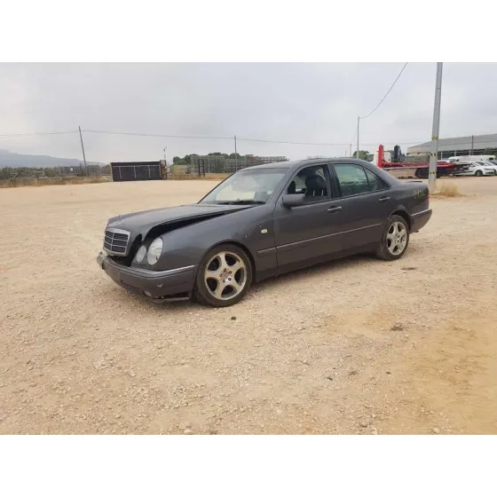 MERCEDES CLASE E (W210) BERLINA '2001 320 (210.065) GRIS
