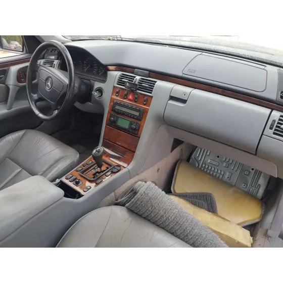 MERCEDES CLASE E (W210) BERLINA '2001 320 (210.065) GRIS