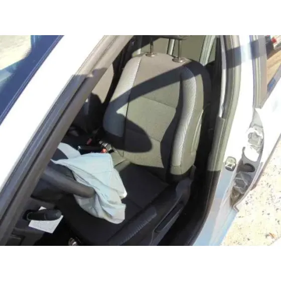 PEUGEOT 207 '2009 CONFORT BLANCO