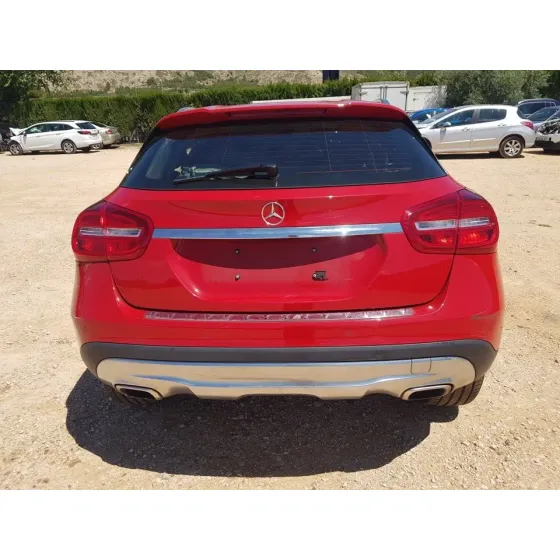 MERCEDES CLASE GLA (W156) '2017 GLA 200 (156.943) ROJO