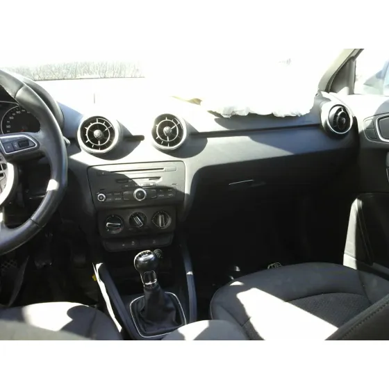 AUDI A1 SPORTBACK (8XA) '2014 AMBITION BLANCO