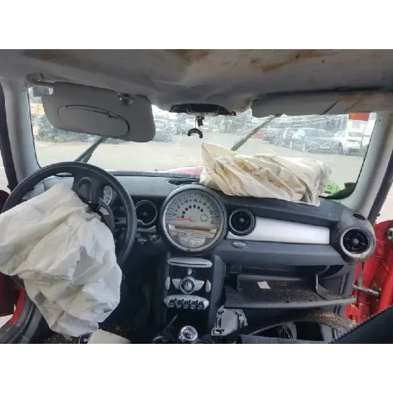 MINI MINI (R56) '2010 ONE ROJO