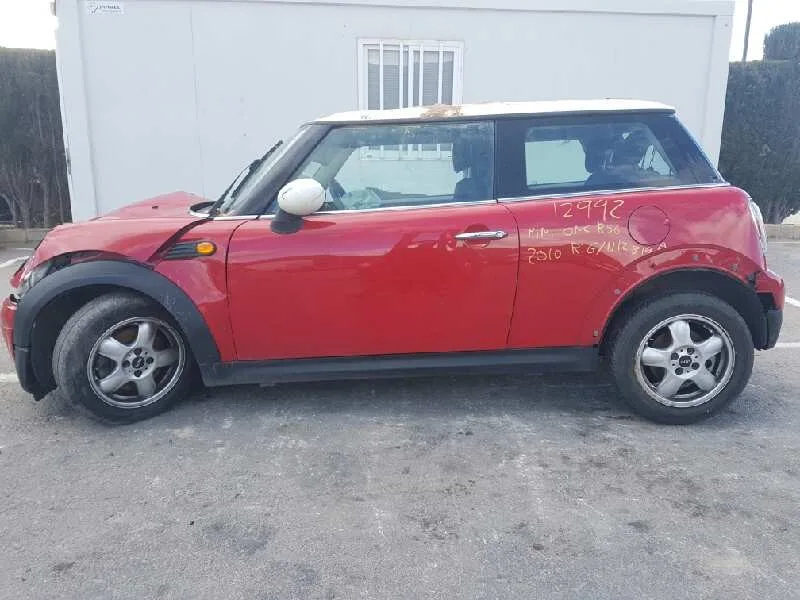 MINI MINI (R56) '2010 ONE ROJO