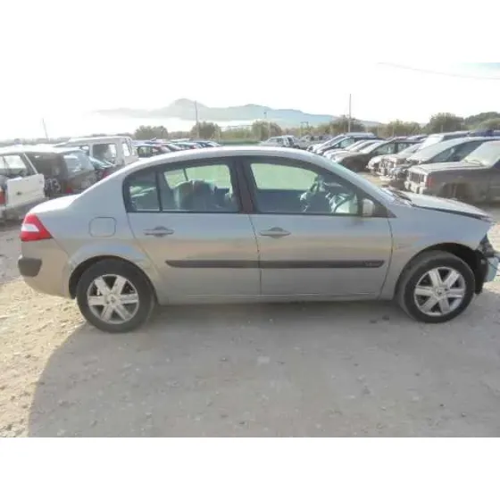 RENAULT MEGANE II CLASSIC BERLINA '2003 CONFORT AUTHENTIQUE GRIS