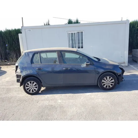 VOLKSWAGEN GOLF VI (5K1) '2011 RABBIT BLUEMOTION NEGRO