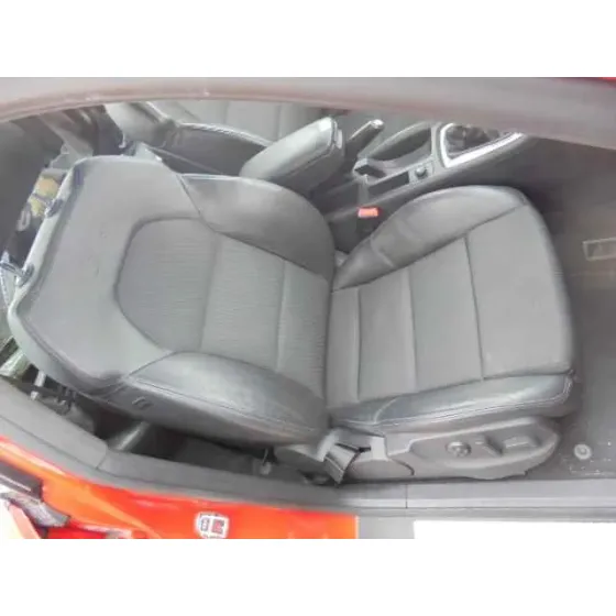 AUDI A4 BERLINA (8E) '2005 3.0 TDI QUATTRO (150KW) ROJO