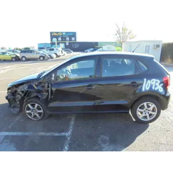 VOLKSWAGEN POLO (6R1) '2011 ADVANCE NEGRO