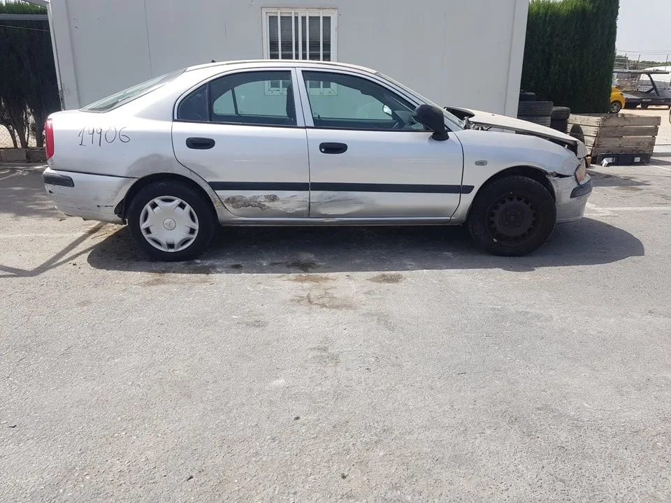 MITSUBISHI CARISMA BERLINA 5 (DA0) '2001 1600 CLASSIC GRIS